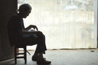 日韩空巢老人视频网站,孤独与陪伴的交织