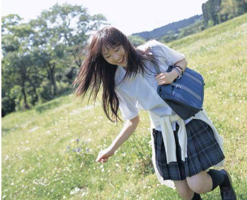 夏天日韩制服美女视频在线,日韩制服美女风采在线展示